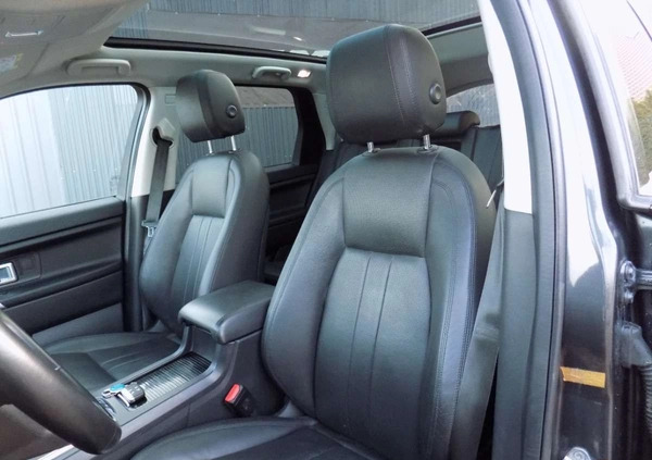 Land Rover Discovery Sport cena 75999 przebieg: 229999, rok produkcji 2018 z Paczków małe 667